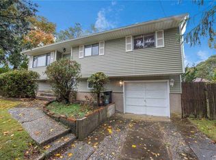 11 Bayberry Rd, Ronkonkoma, NY 11779