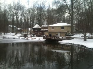 1576 Maple Dr, Hubbard, OH 44425