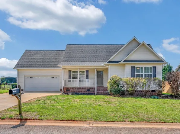 143 Summer Lady Ln, Boiling Springs, SC 29316