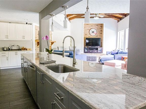 3rd image of 3023 Saint Charles Dr