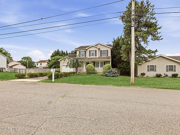 2nd image of 1108 9th Avenue
