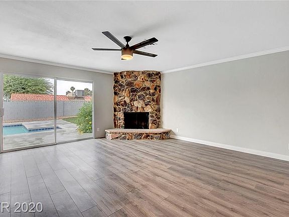 4th image of 3127 La Mesa Dr