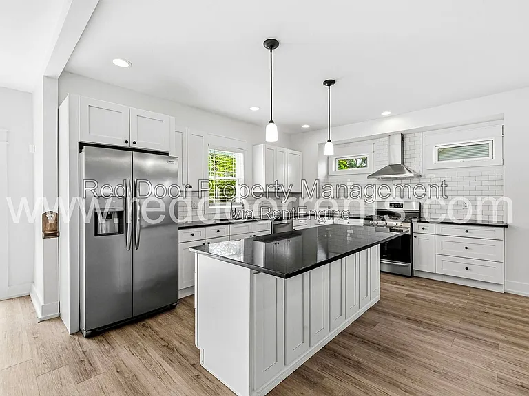 1133 Dawson St — Photo 5