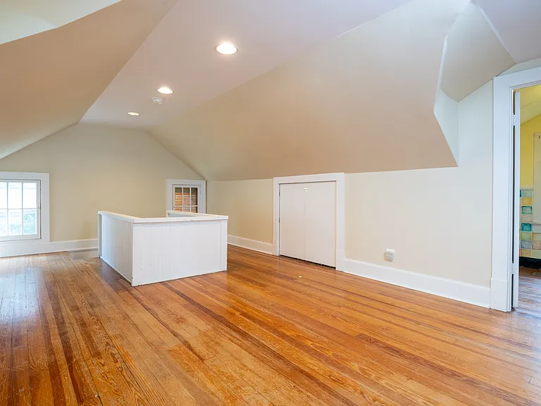 931 N Edgewood St — Photo 22