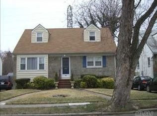 70 Piccadilly Downs, Valley Stream, NY 11581