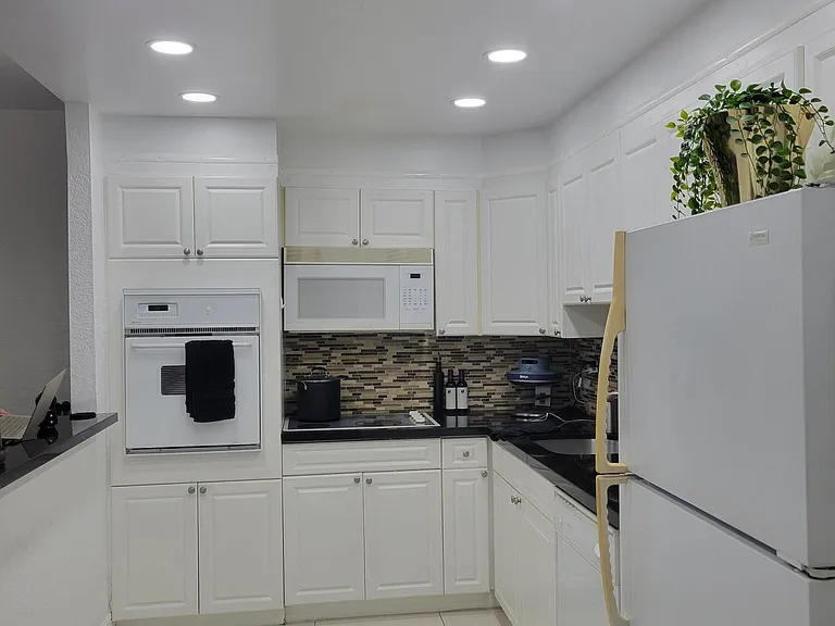 19370 Collins Ave #623 — Photo 2