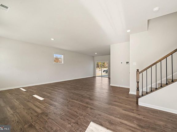 4th image of 17470 Clark And York Blvd