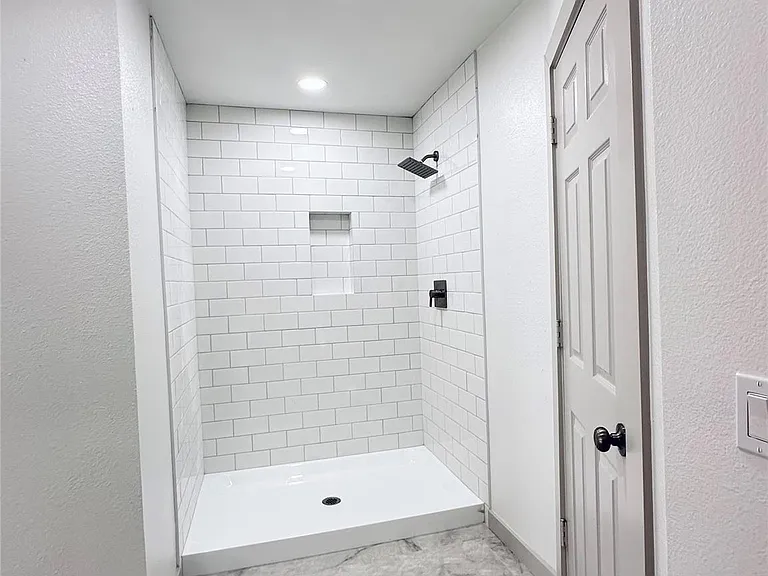 109 High Point Blvd — Photo 13