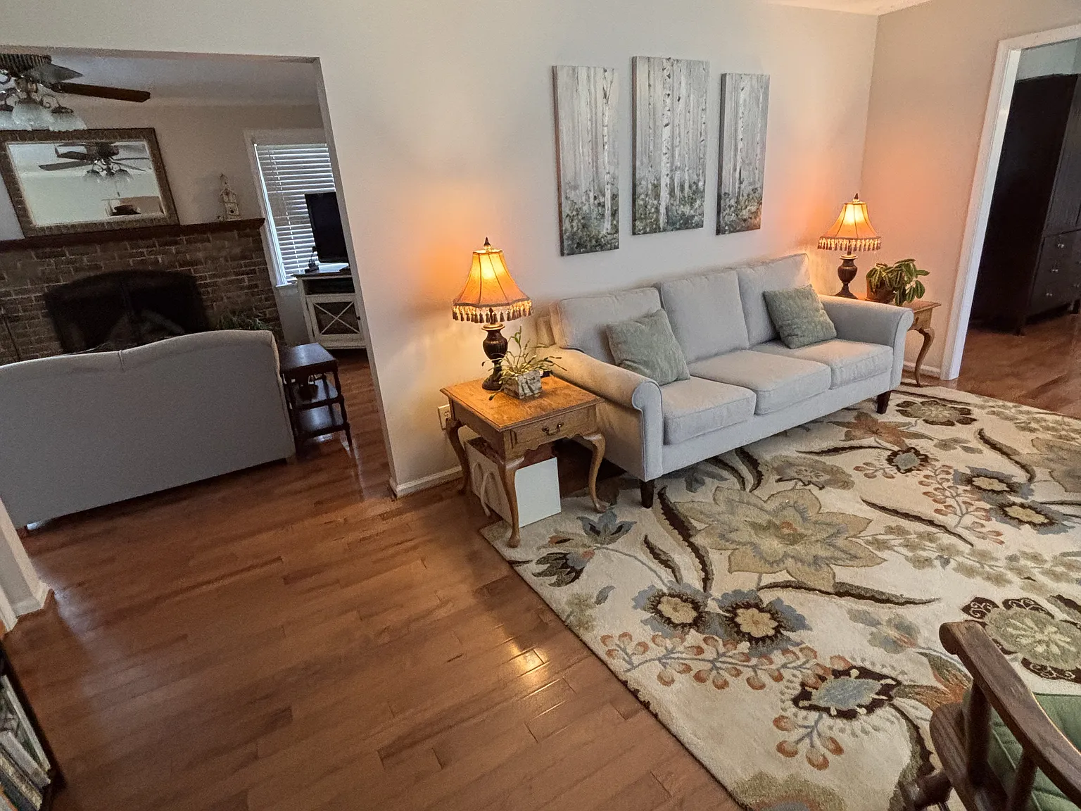 3 bed, 1425 sqft, $2,450 — Photo 2