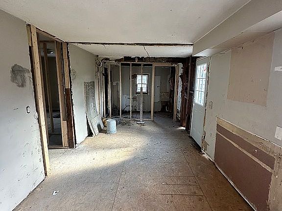 3rd image of 103 Phillips St
