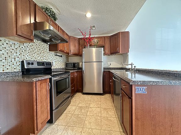 3rd image of 2668 Hitchcock Dr