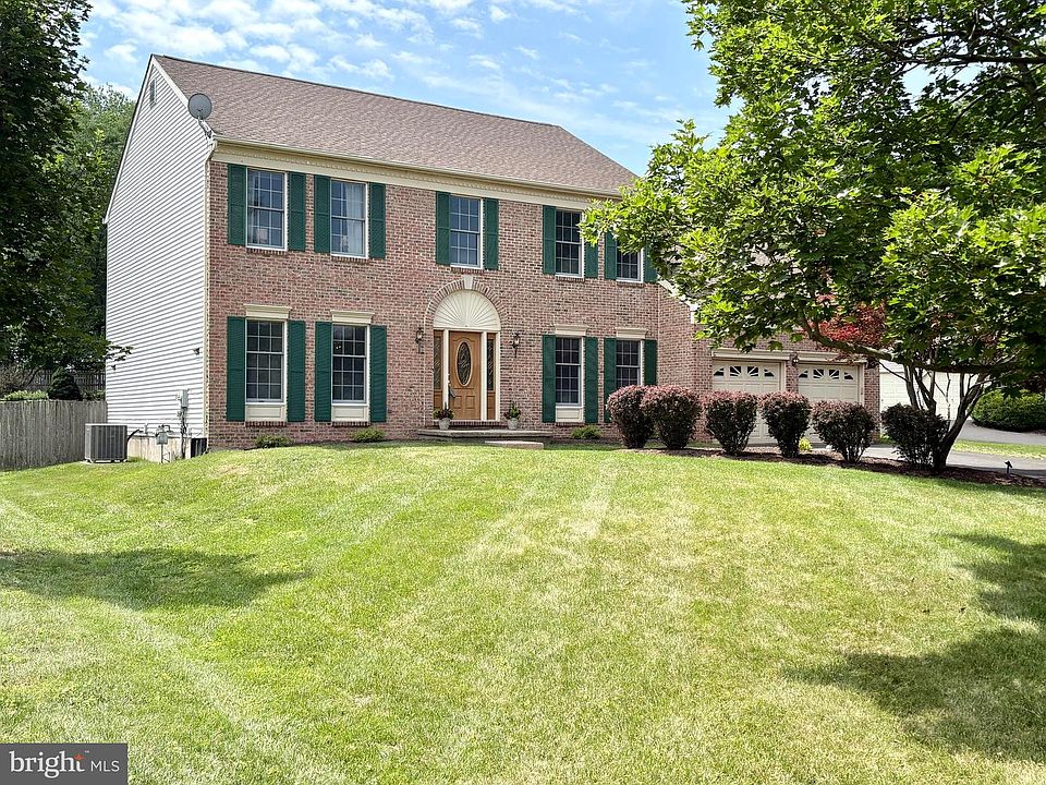 1st image of 947 Countess Dr