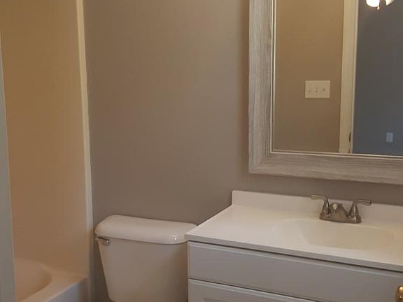 Second Floor Front Bathroom