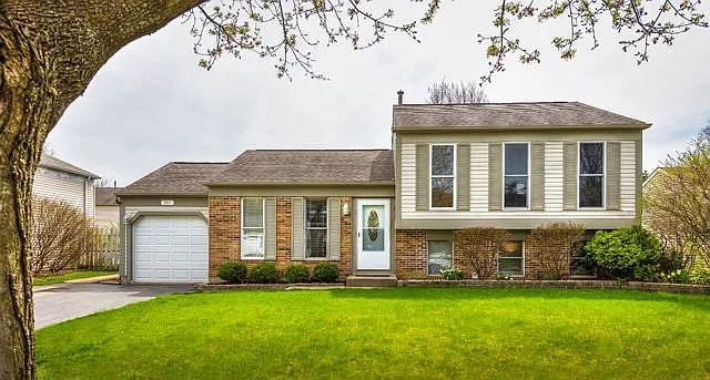 941 Timberwood Ln photo 1