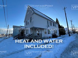 1003 S 18th St #B, Manitowoc, WI 54220