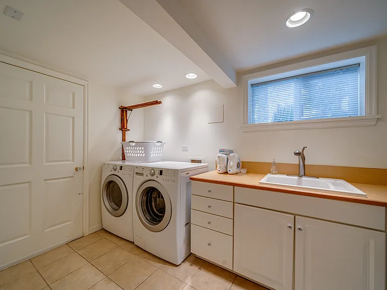 Shared Laundry room