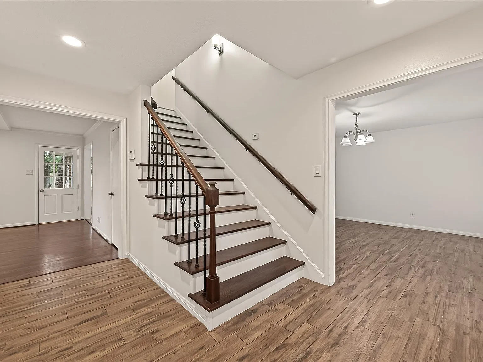4 bed, 2.5 bath, 2598 sqft, $2,700 — Photo 4