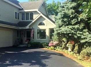 N21W24083 Garden Cir, Pewaukee, WI 53072