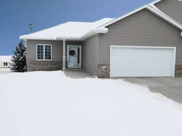 3231 James Ln NE, Rochester, MN 55906