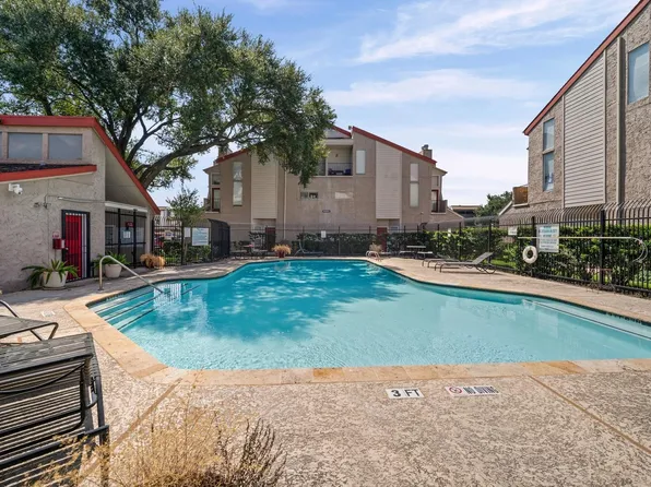 10855 Meadowglen Ln APT 927, Houston, TX 77042