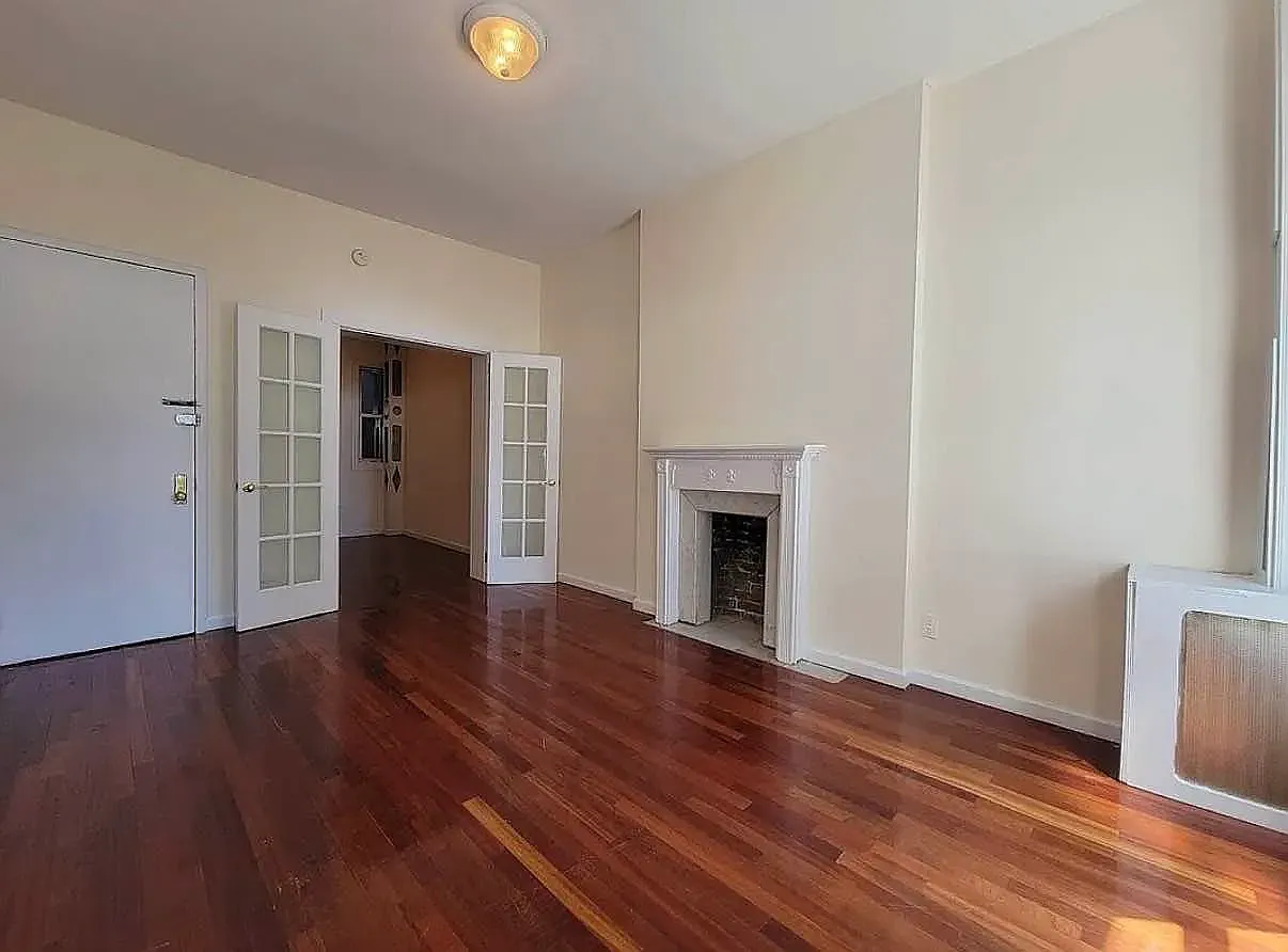 421 West 43rd Street — Photo 2