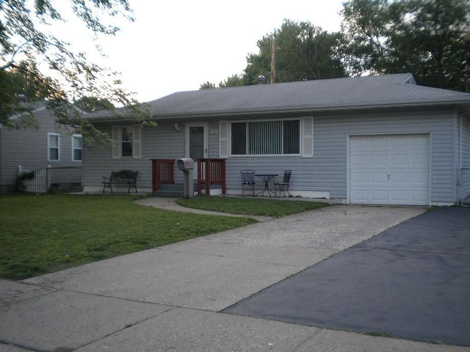 1st image of 1541 Saint Clair Ave