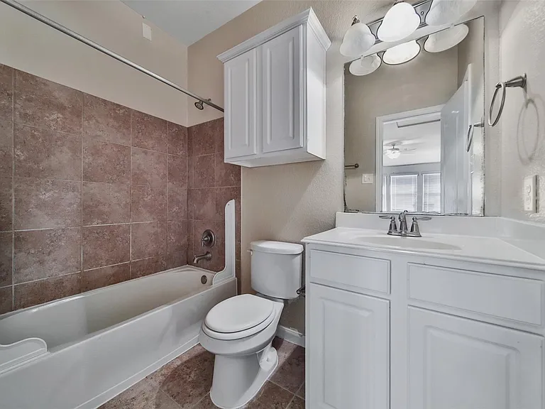 25208 Forest Ledge Dr — Photo 21