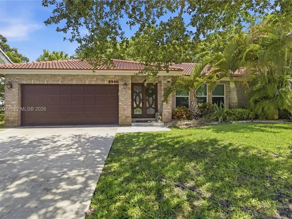 5940 NW 52nd St, Coral Springs, FL 33067
