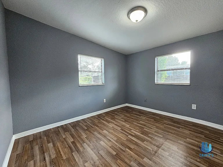 2431 Cannon St — Photo 10