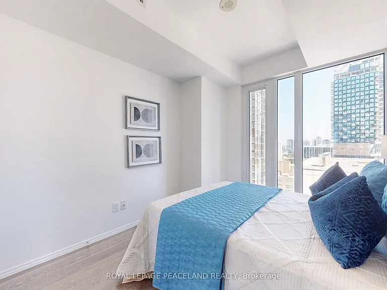 68 Shuter St #1810 — Photo 18
