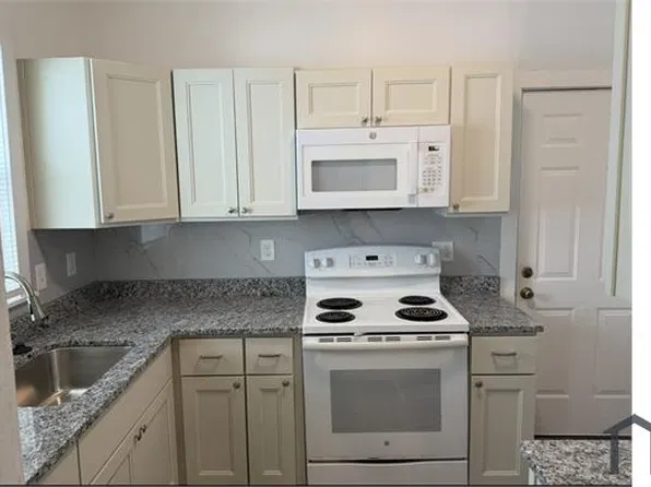 2017 Deep Creek Blvd #A, Portsmouth, VA 23704