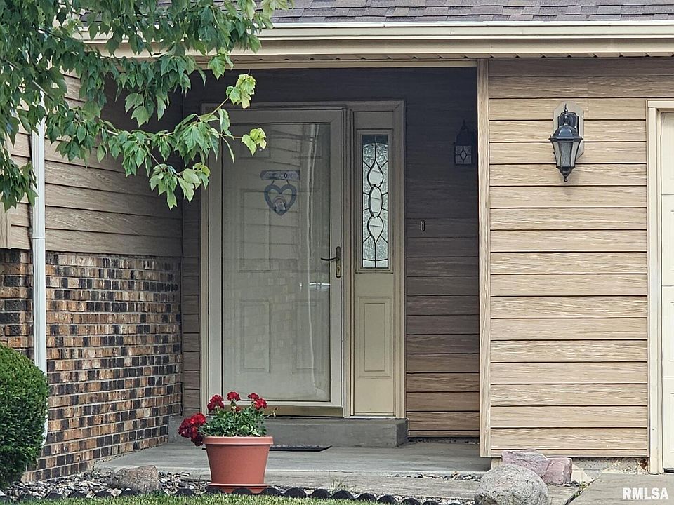 2nd image of 1123 15th St