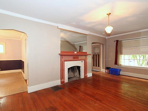 4th image of 122 Niven St