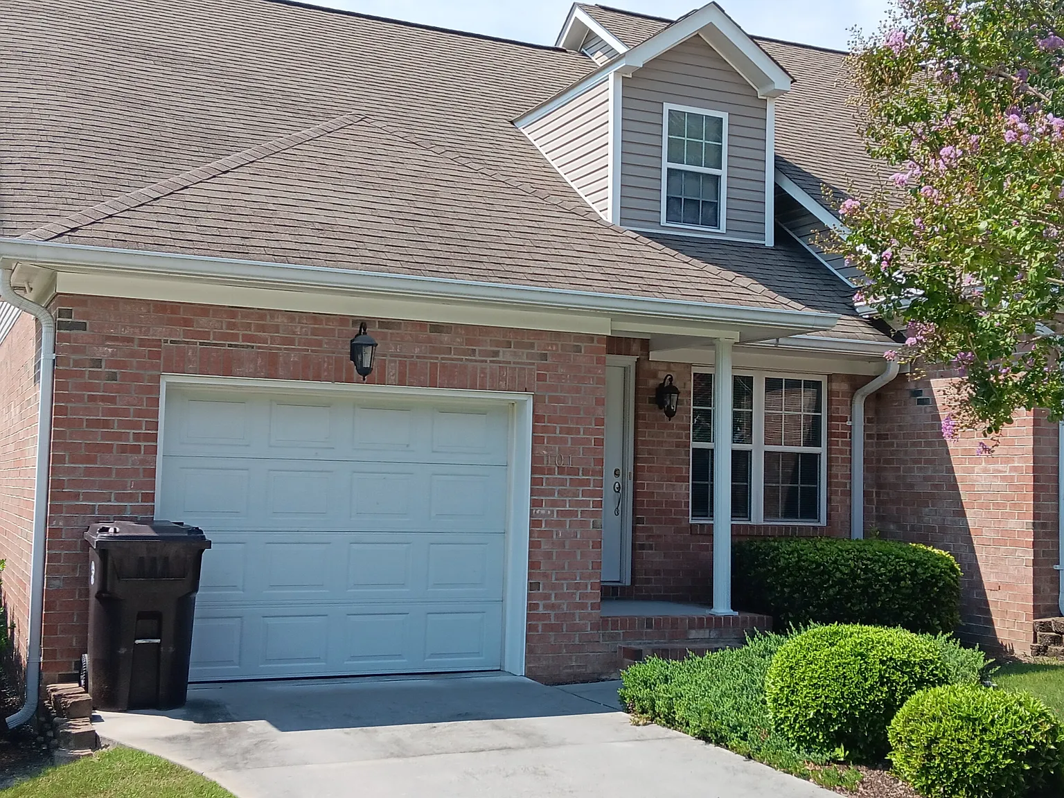 3 bed, 2.5 bath, 1040 sqft, $1,500 — Photo 1