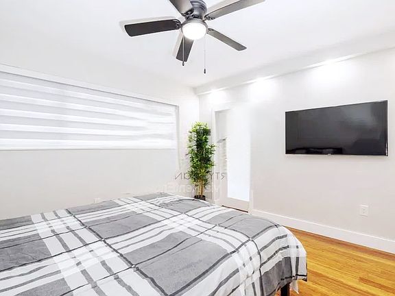 5th image of 270 NE 191st St APT 102