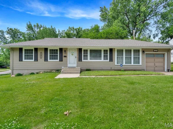 1400 Corinth Dr, Saint Louis, MO 63137