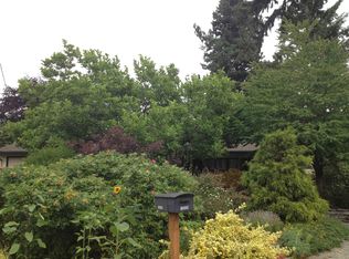 10534 19th Ave NE, Seattle, WA 98125