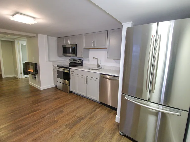 230 Bryant Ave — Photo 32