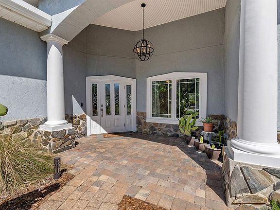 2nd image of 148 N Prairie Lakes Dr