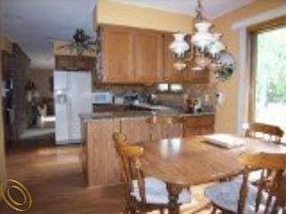 4th image of 9442 Park Ln