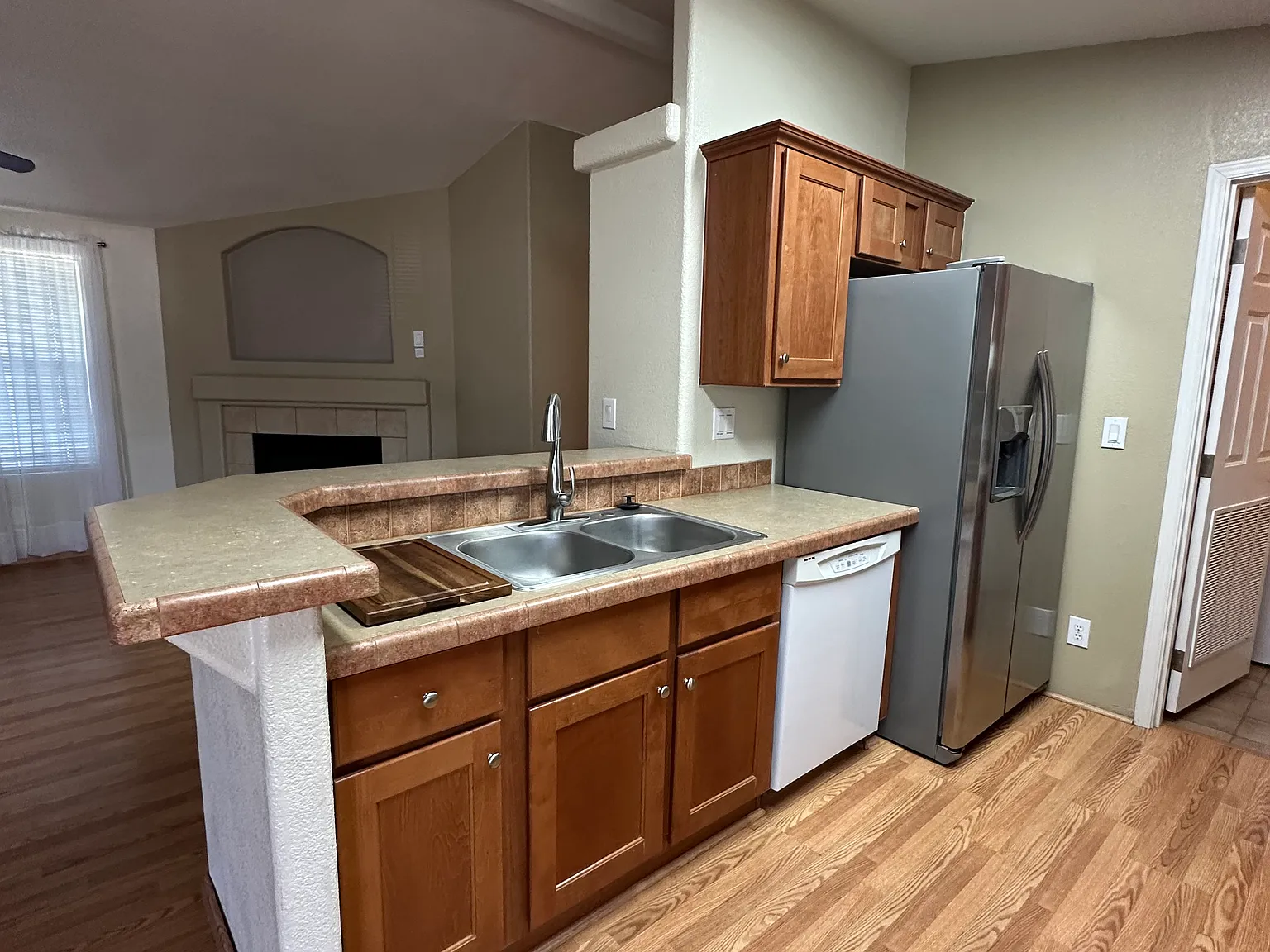 3 bed, 1136 sqft, $1,795 — Photo 4