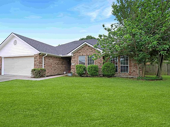 2nd image of 709 Elm Cir