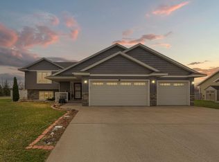 1301 Brentwood Cir, Faribault, MN 55021