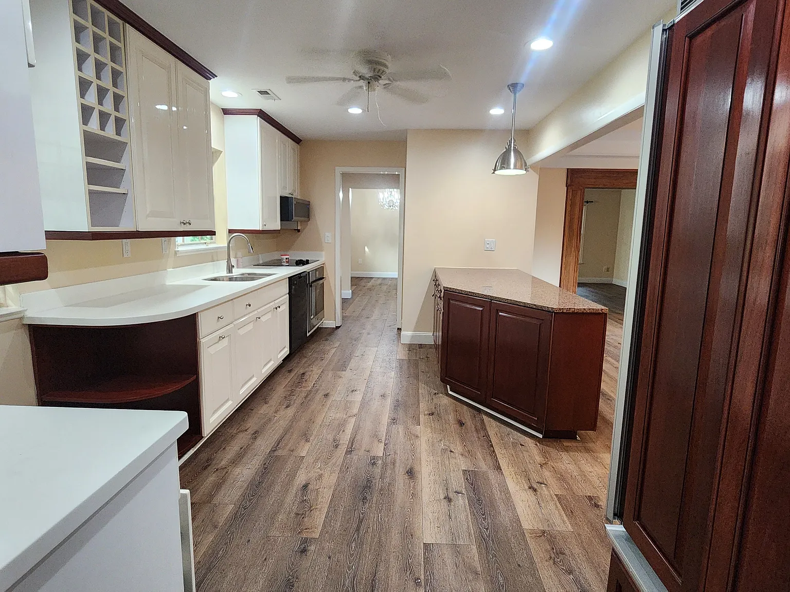 2 bed, 2.5 bath, 1742 sqft, $2,599 — Photo 3