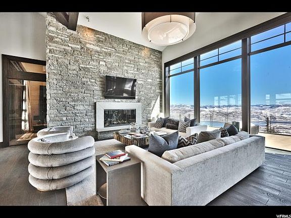 3rd image of 10597 N Summit View Dr