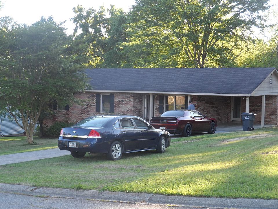 1st image of 138 Stevens Dr NW