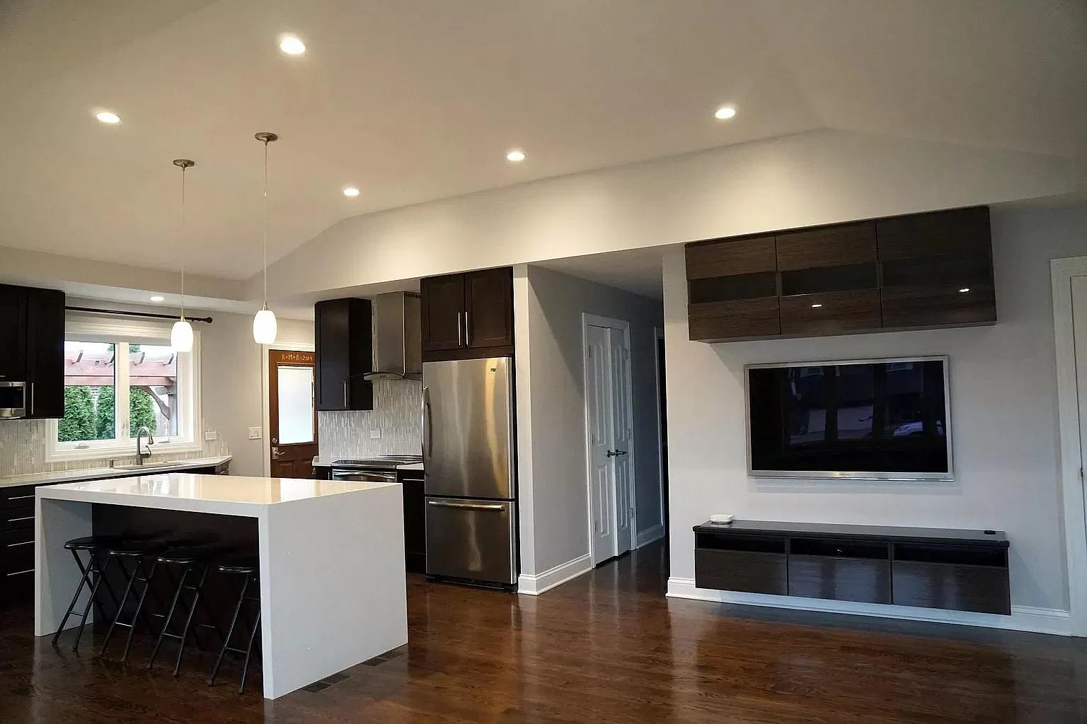 635 Morray Ct — Photo 4