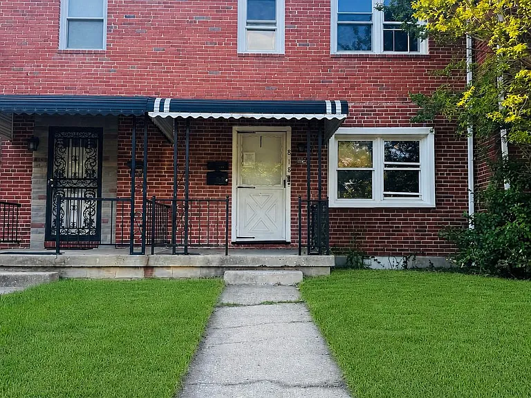 818 Bradhurst Rd — Photo 1