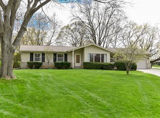 18065 Harvest Ln, Brookfield, WI 53045