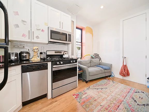 3rd image of 337 E 95th St #5R